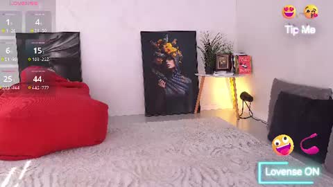 Little Flower online show from 06-18-26, 01:37