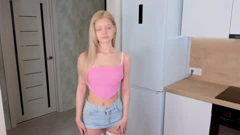 Lisa online show from 01-10-25, 03:07