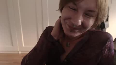 Snapshot of ifk_donkeysfr chatting on 09-27-25, 02:44 Ifk Donkeys online show from 09-27-25, 02:44