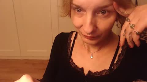 Snapshot of ifk_donkeysfr chatting on 10-24-25, 04:14 Ifk Donkeys online show from 10-24-25, 04:14