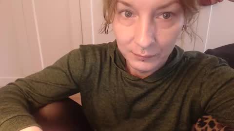 Snapshot of ifk_donkeysfr chatting on 11-14-25, 12:15 Ifk Donkeys online show from 11-14-25, 12:15