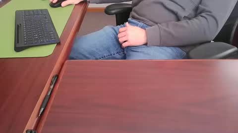 Snapshot of ifuk1stdate chatting on 01-03-25, 04:37 Hung office Stud online show from 01-03-25, 04:37