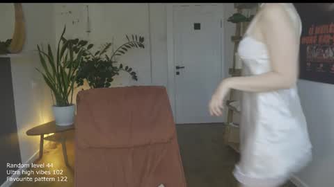 Belle online show from 11-02-25, 11:56