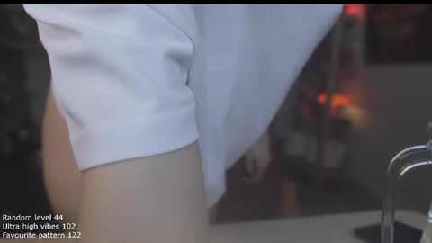 Snapshot of ifyouleave chatting on 03-10-26, 11:48 Belle online show from 03-10-26, 11:48