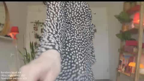 Snapshot of ifyouleave chatting on 03-27-26, 12:49 Belle online show from 03-27-26, 12:49