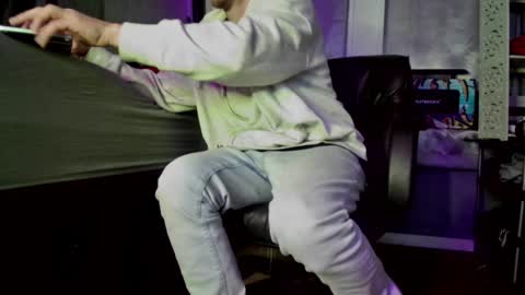 Amiri Roue online show from 01-13-25, 08:47