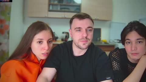 Snapshot of ihavepaws33 chatting on 01-15-25, 02:35 Julia and Mira online show from 01-15-25, 02:35
