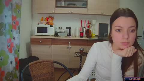 Snapshot of ihavepaws33 chatting on 01-28-25, 12:00 Julia and Mira online show from 01-28-25, 12:00