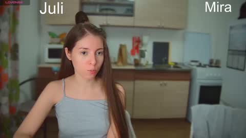Snapshot of ihavepaws33 chatting on 02-22-25, 03:47 Julia and Mira online show from 02-22-25, 03:47