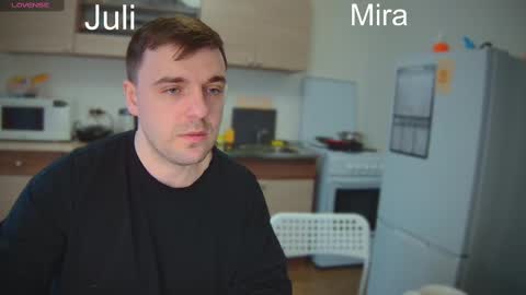 Snapshot of ihavepaws33 chatting on 03-05-25, 01:39 Julia and Mira online show from 03-05-25, 01:39