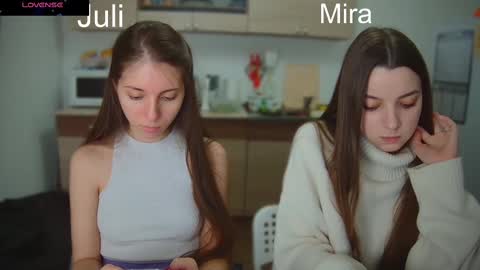 Snapshot of ihavepaws33 chatting on 03-05-25, 04:46 Julia and Mira online show from 03-05-25, 04:46