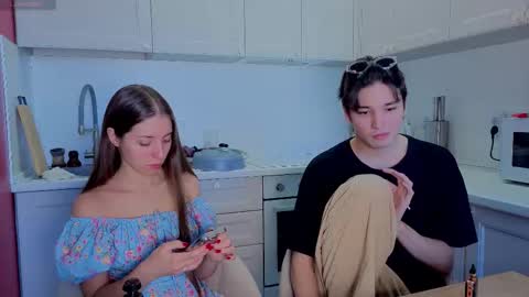 Julia and Mira online show from 10-03-25, 08:00