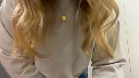 cassie online show from 11-17-25, 04:18