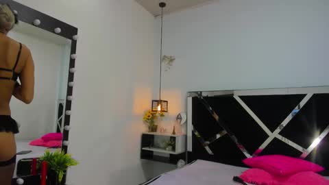 Isabella online show from 09-26-25, 01:37