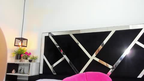 Isabella online show from 01-14-26, 12:55