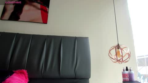 Isabella online show from 05-06-26, 12:21