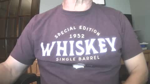 Snapshot of il_undercover chatting on 12-14-24, 12:33 il_undercover online show from 12-14-24, 12:33