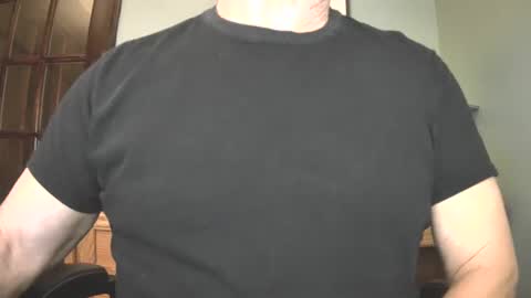 Snapshot of il_undercover chatting on 12-24-24, 11:28 il_undercover online show from 12-24-24, 11:28