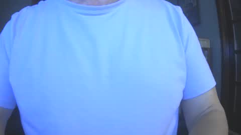 Snapshot of il_undercover chatting on 02-10-25, 11:25 il_undercover online show from 02-10-25, 11:25