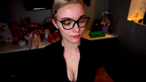 Snapshot of ileanacampbel chatting on 02-11-25, 03:29 ileanacampbel online show from 02-11-25, 03:29