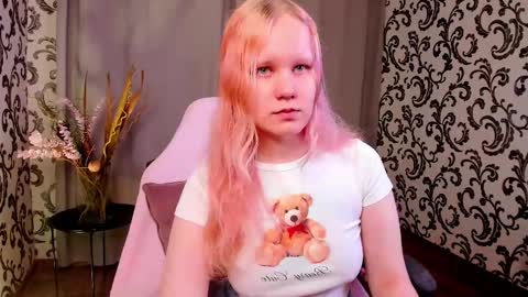Annie online show from 09-23-25, 03:53