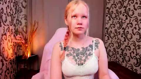 Annie online show from 09-26-25, 03:43