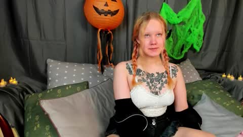 Annie online show from 10-29-25, 03:09