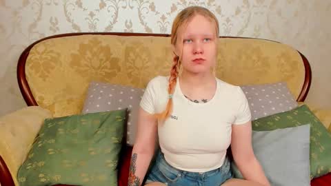 Annie online show from 11-08-25, 03:18