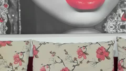 Snapshot of illegalbeauty87 chatting on 10-01-25, 01:17 Ingrid or more easier...Miss GoDDess Mistress online show from 10-01-25, 01:17