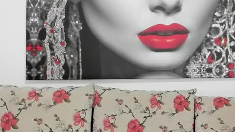 Snapshot of illegalbeauty87 chatting on 10-29-25, 07:10 Ingrid or more easier...Miss GoDDess Mistress online show from 10-29-25, 07:10