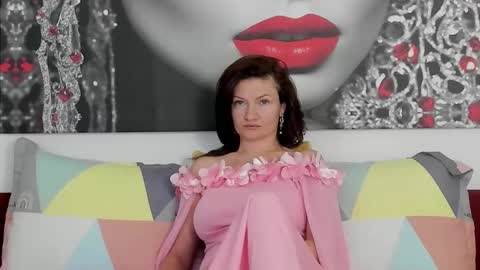 Snapshot of illegalbeauty87 chatting on 11-08-25, 11:36 Ingrid or more easier...Miss GoDDess Mistress online show from 11-08-25, 11:36