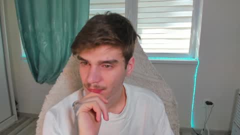 Snapshot of illusions888 chatting on 01-27-25, 10:06 D-Illusion online show from 01-27-25, 10:06