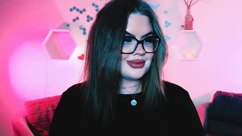 Snapshot of ilona_berry chatting on 10-17-25, 02:15 ilona_berry online show from 10-17-25, 02:15