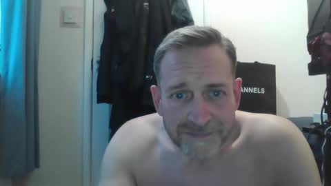 ilove2show71 online show from 10-31-25, 04:19