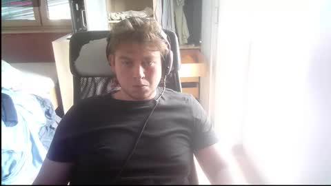 Snapshot of iloveyoutoo2000 chatting on 09-12-25, 01:44 iloveyoutoo2000 online show from 09-12-25, 01:44