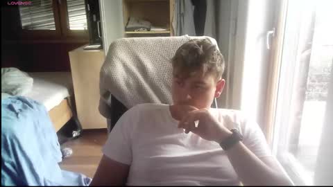 Snapshot of iloveyoutoo2000 chatting on 10-04-25, 11:41 iloveyoutoo2000 online show from 10-04-25, 11:41