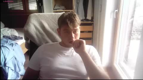 Snapshot of iloveyoutoo2000 chatting on 10-07-25, 11:07 iloveyoutoo2000 online show from 10-07-25, 11:07