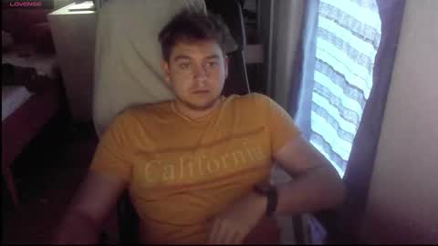 Snapshot of iloveyoutoo2000 chatting on 10-21-25, 03:02 iloveyoutoo2000 online show from 10-21-25, 03:02