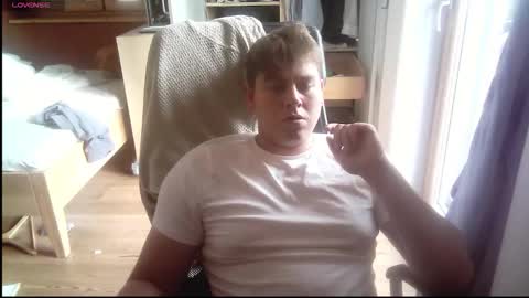 Snapshot of iloveyoutoo2000 chatting on 10-22-25, 01:00 iloveyoutoo2000 online show from 10-22-25, 01:00