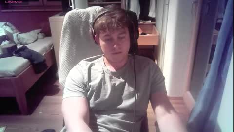 Snapshot of iloveyoutoo2000 chatting on 10-23-25, 05:23 iloveyoutoo2000 online show from 10-23-25, 05:23