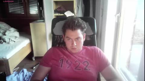 Snapshot of iloveyoutoo2000 chatting on 10-29-25, 03:36 iloveyoutoo2000 online show from 10-29-25, 03:36