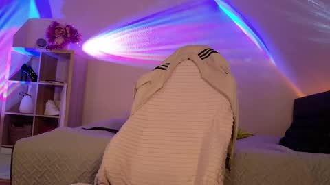 Snapshot of ilucyme chatting on 12-13-24, 07:43 ilucyme online show from 12-13-24, 07:43