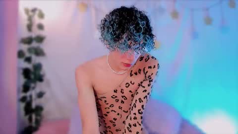 Alejo independent model   online show from 10-04-25, 01:58