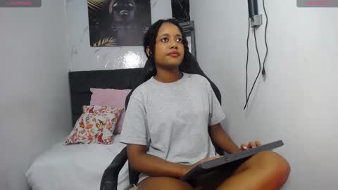 Snapshot of im_ariana chatting on 02-21-25, 08:49 Ariana online show from 02-21-25, 08:49