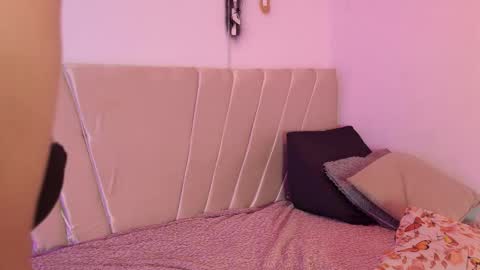 aurora online show from 11-06-25, 09:26