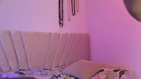 aurora online show from 11-10-25, 07:46