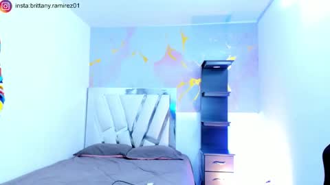 im_brittany_333 online show from 02-15-26, 09:52