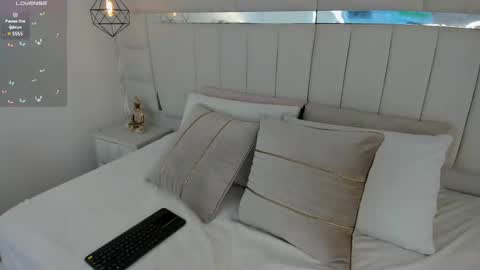 DAHLIA online show from 12-24-24, 12:22