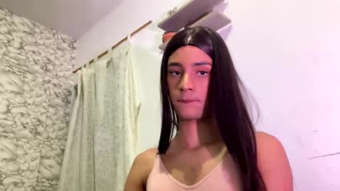 Emylin online show from 02-19-26, 01:23