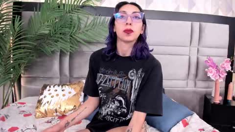 Snapshot of im_gaia chatting on 12-19-24, 02:13 Im Gaia online show from 12-19-24, 02:13